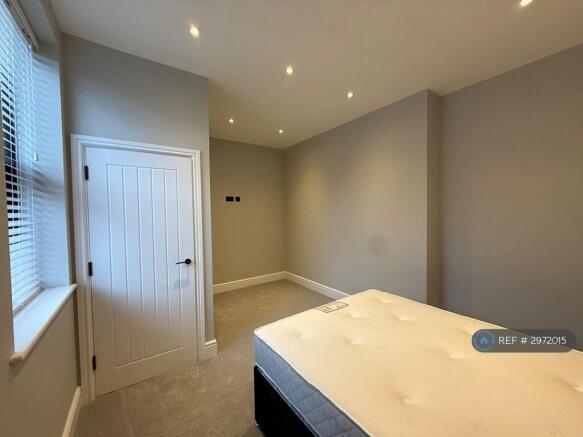 2 bed Flat to rent Image 7
