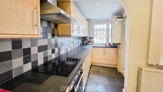 2 bed Terraced to rent Image 4