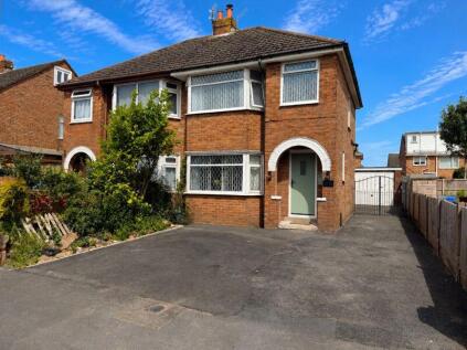 Oakmoor Avenue - Bispham - FY2 0EE