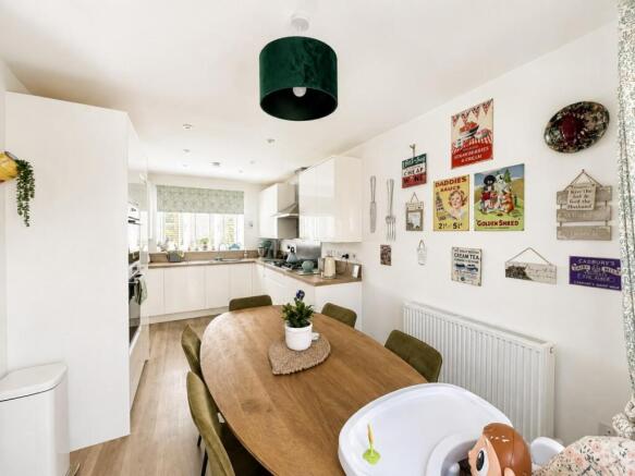 81 Lister Road - kitchen2.jpeg