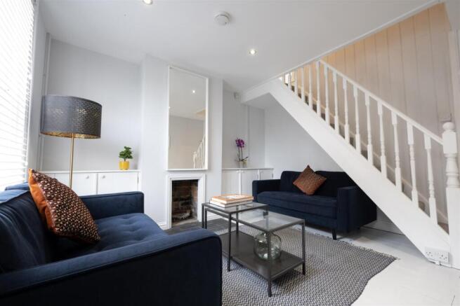 3- Living Room- EDMUNDS012.JPG