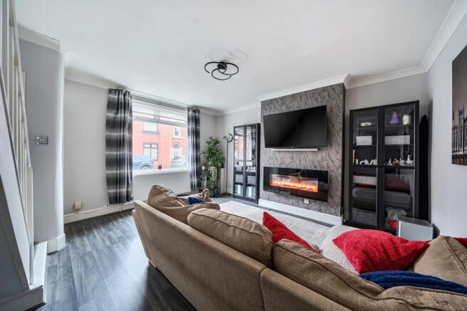 1382834-9-692437704030a