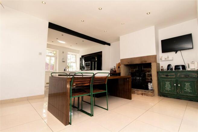 3 bed Detached for sale Image 4
