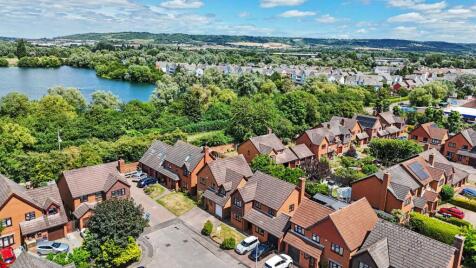 Macaulay Close, Larkfield, ME20