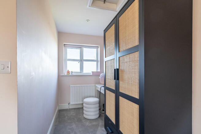 5 bed Detached for sale Image 11