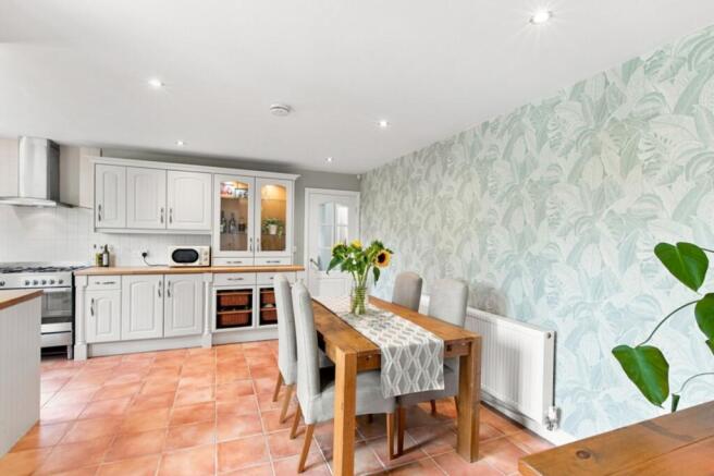 4 bed Detached for sale Image 7