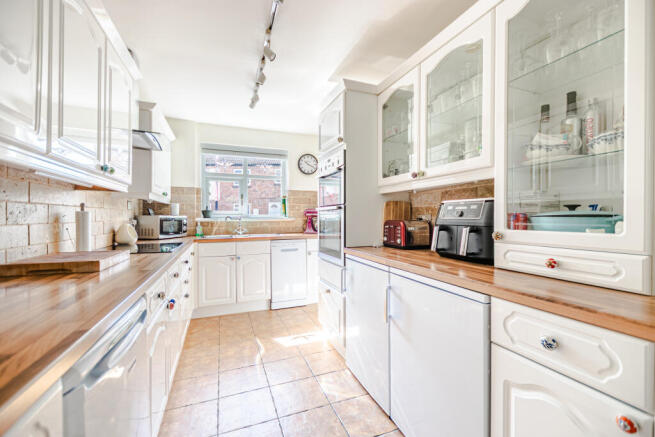 3 bed Link Detached House for sale Image 4
