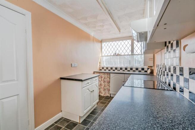 49 Priory Road, Rugeley, WS15 1HZ 15.jpg