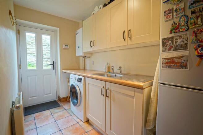 5 bed Detached for sale Image 12