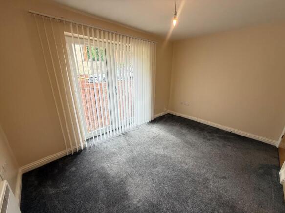 2 bed Apartment to rent Image 5