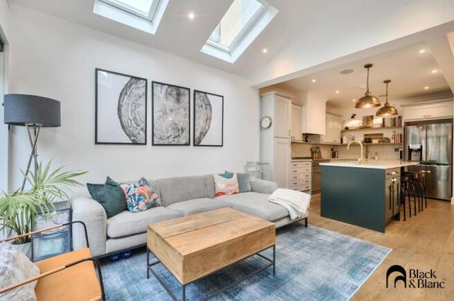 Kitchen/ Dining