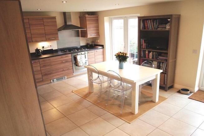 LIVING KITCHEN