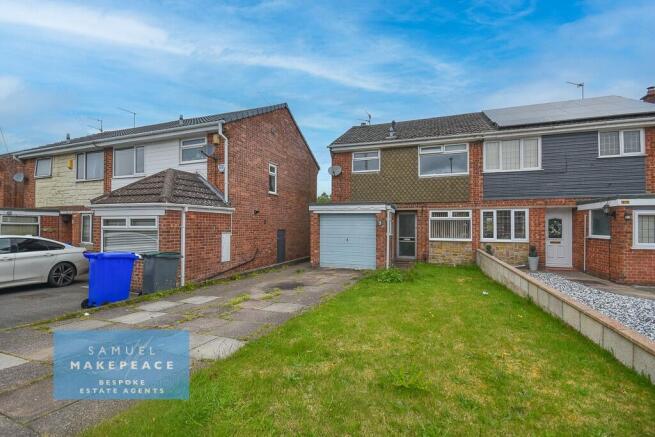 Three Bedroom Semi Detached Property with Endless