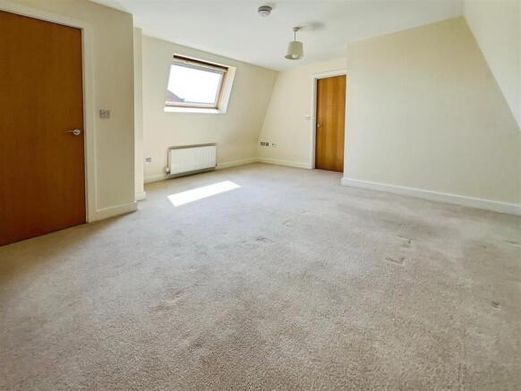 St. Julians Crescent, Shrewsbury photo 4