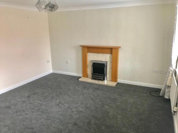4 bed Town House to rent Image 5