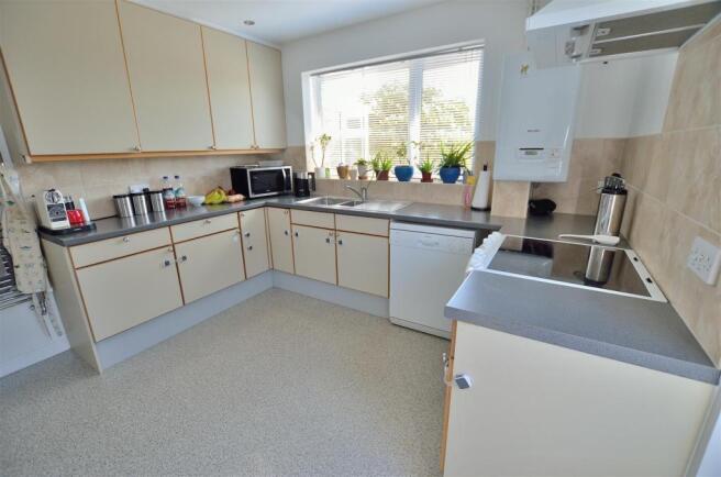 Kitchen/Breakfast Ro