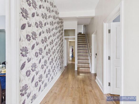 5 bed Detached for sale Image 10