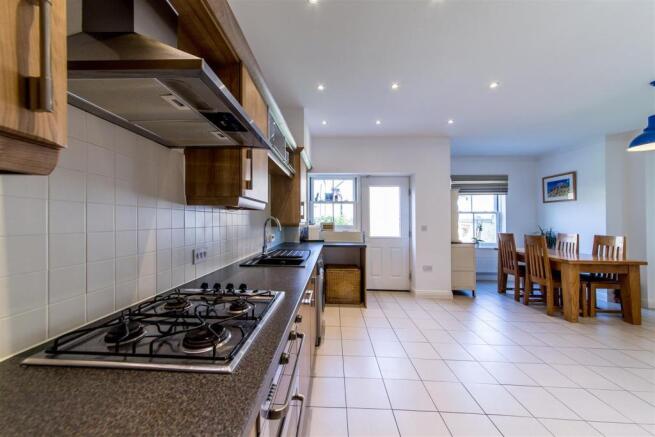 55 Charlotte Ave (6 