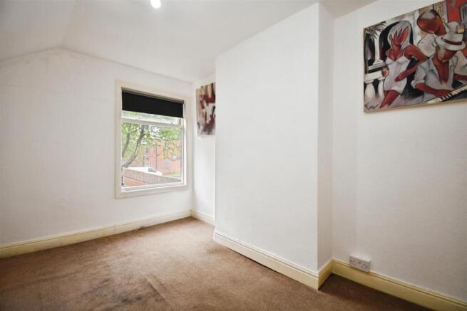3 bed Terraced for sale Image 11