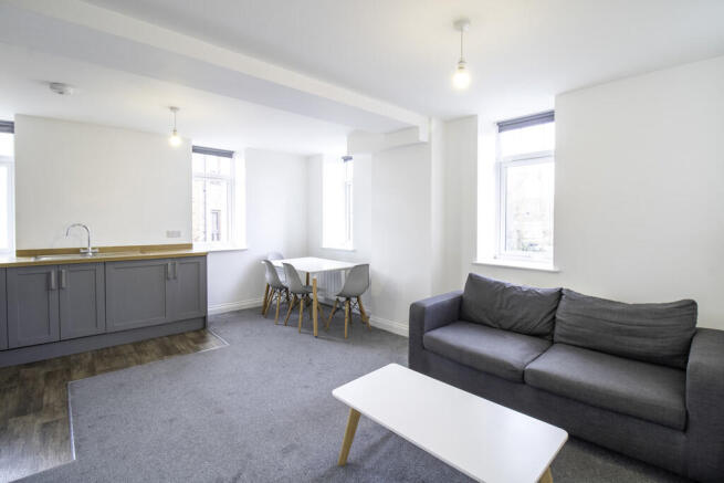 2 bed Flat to rent Image 6