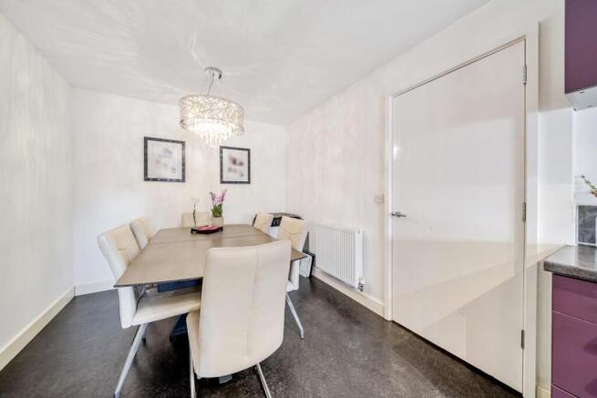 4 bed Town House for sale Image 9