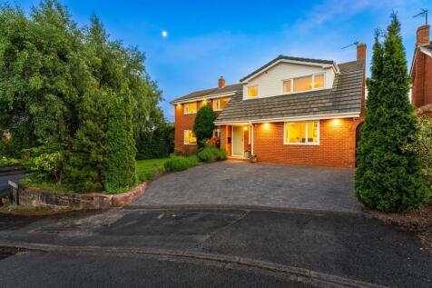 Extended, 5 bedroom, 4 bathroom Tarporley home