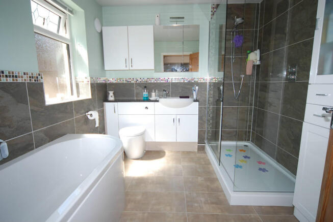 G/F BATHROOM