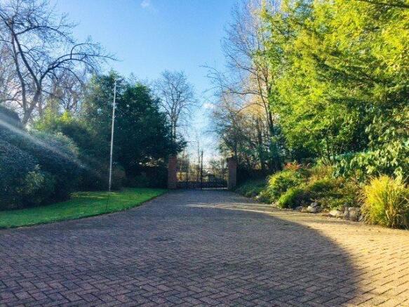 Driveway & Gates
