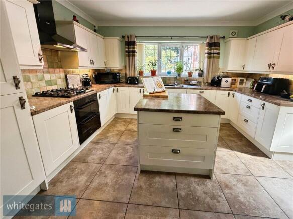 3 bed Semi-Detached for sale Image 4