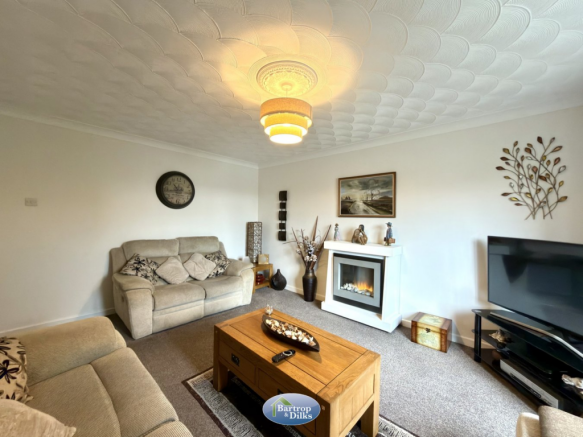 4 bed Detached for sale Image 8