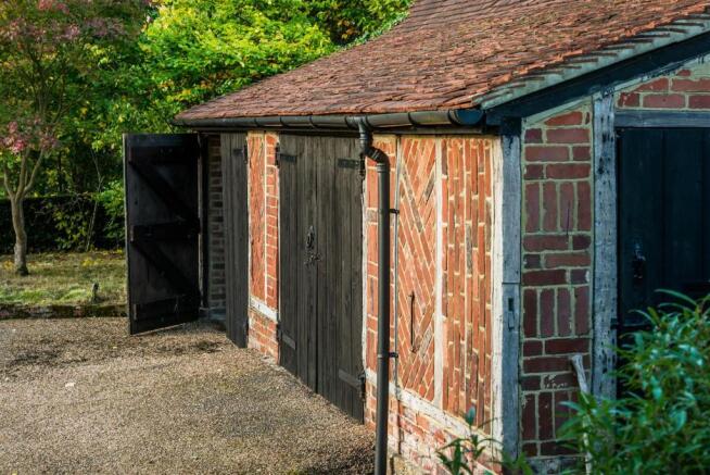 house. estate agent Rudgwick garage