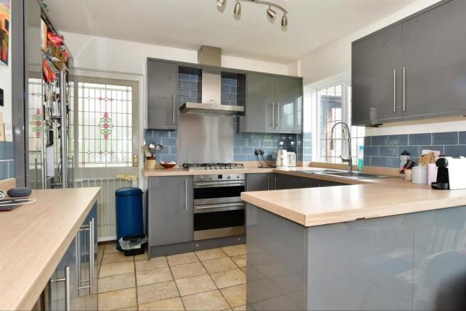 Kitchen/ Breakfast Room