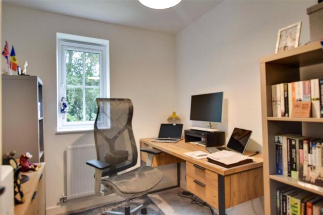 4 bed Detached for sale Image 10