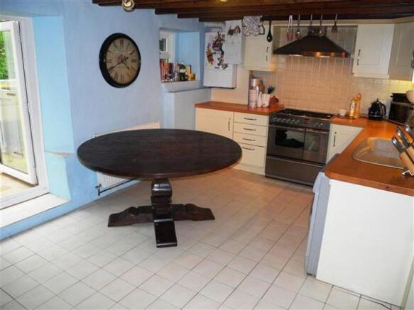 Kitchen/ Dining Room