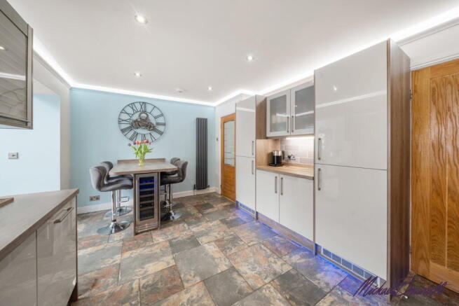 3 bed Detached for sale Image 8