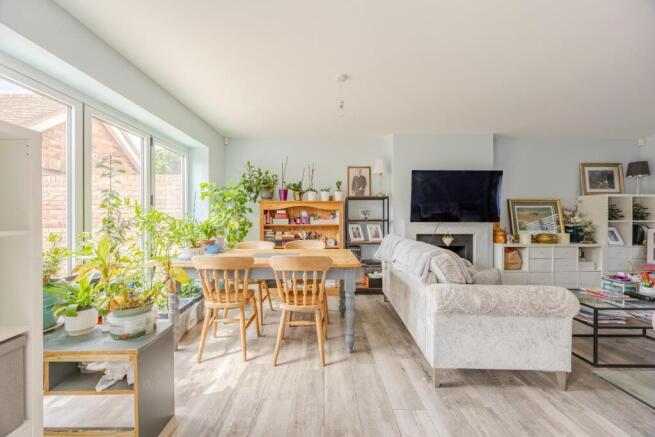 Dining Area / Lounge