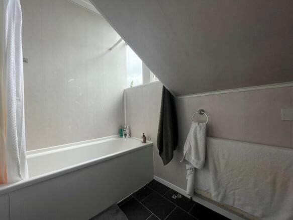 5 bed Terraced to rent Image 8