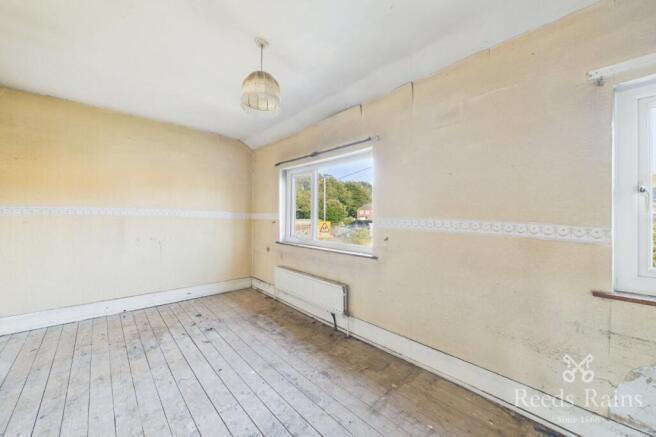 2 bed Semi-Detached for sale Image 8
