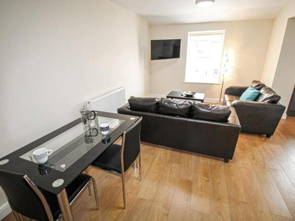 1 bed Apartment to rent Image 4