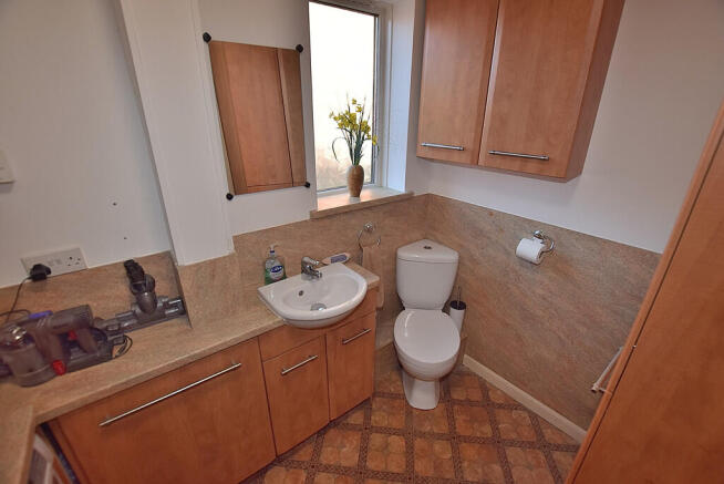 4 bed Detached for sale Image 10