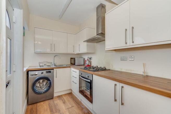 KITCHEN, DINER AND LOUNGE