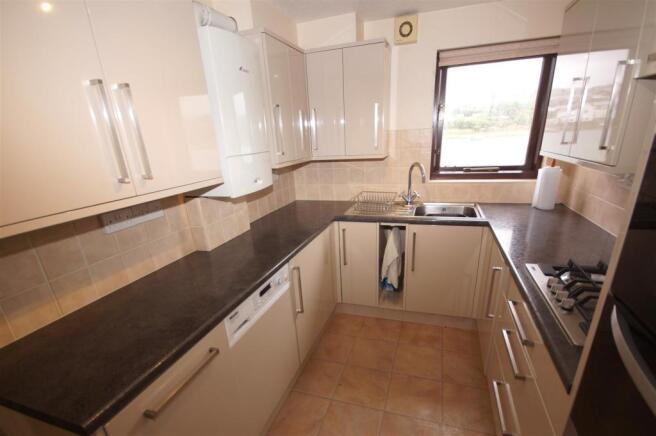 Kitchen1.JPG