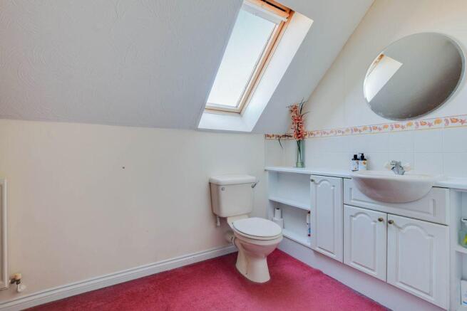 Ensuite to Bed 1