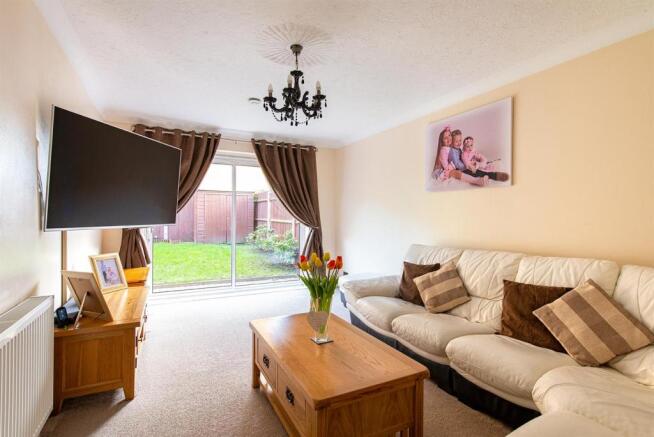 Gibbons Road living room1a.jpg