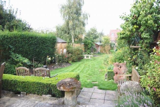Extensive Rear Enclosed Garden