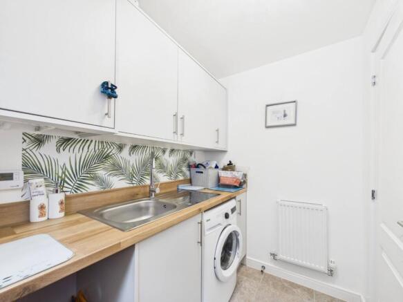 4 bed Detached for sale Image 12