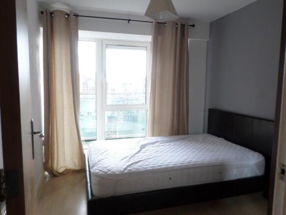 2 bed Apartment to rent Image 5