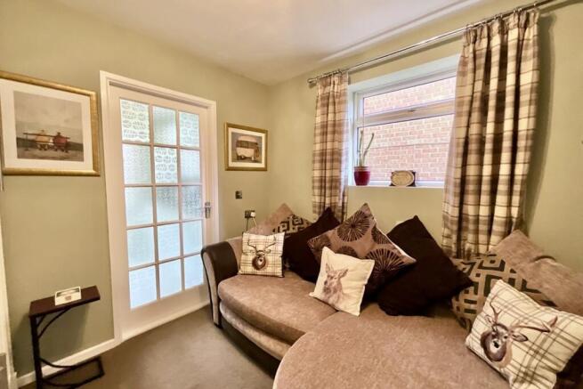 4 bed Detached for sale Image 11