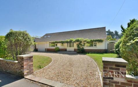 West Moors Road, Ferndown, BH22