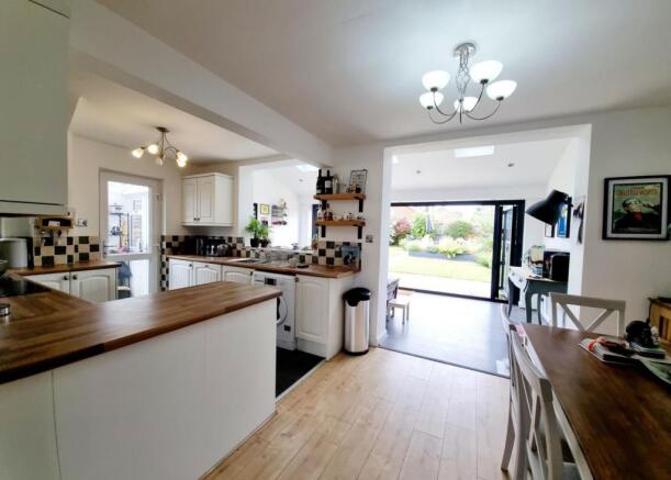 KITCHEN/DINER